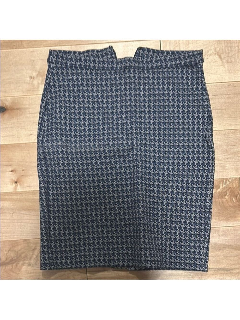 Chic Houndstooth Pencil Skirt